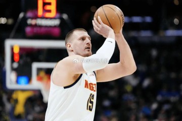 连斩湖人掘金！豪取8连胜，骑士冲冠的最大阻碍，千万别换字母哥|尼克斯|布伦森|默里|吉安尼斯·安特托孔波|体育赛事讨论_新浪体育_新浪新闻