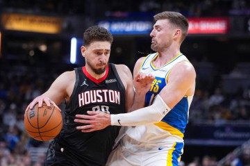 开云-申京39+16西亚卡姆27+5 火箭险胜步行者